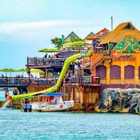 Villa La Rosa With Spectacular View Of Ocho Rios Exteriör bild