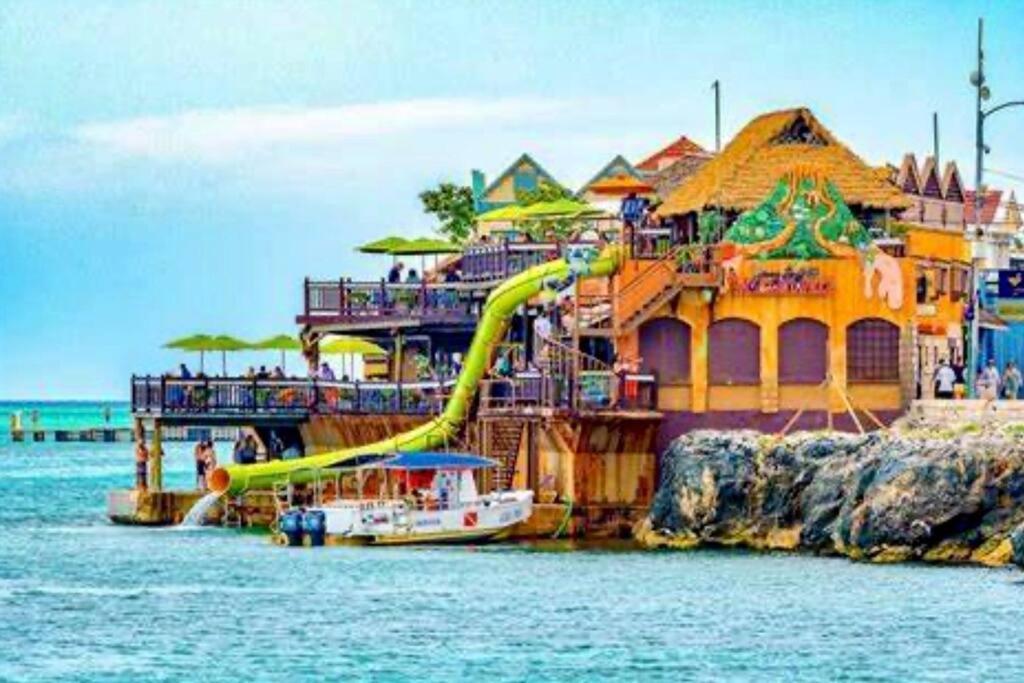 Villa La Rosa With Spectacular View Of Ocho Rios Exteriör bild